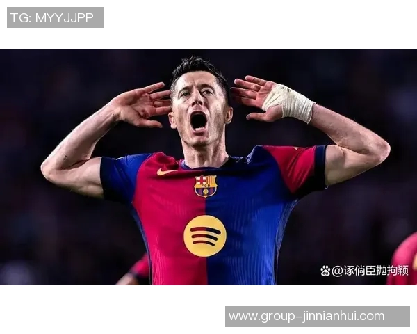 巴萨高层称阿尔瓦雷斯为顶级前锋并表示球队有意签约 巴萨高层称阿尔瓦雷斯为顶级前锋并表示球队有意签约