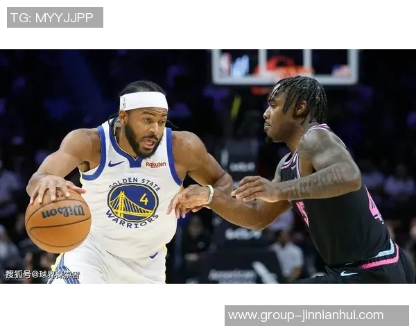 阿德巴约期待鲍威尔进化为全新得分机器展现个人魅力 阿德巴约期待鲍威尔进化为全新得分机器展现个人魅力