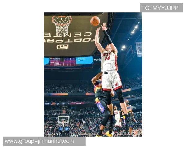 保罗助攻表现出色大洛三分精准记者称二人依然具备首发实力