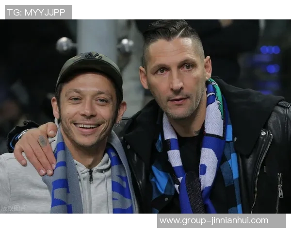 传奇球星重聚维耶里社交媒体分享与大罗巴乔马特拉齐托蒂合影瞬间